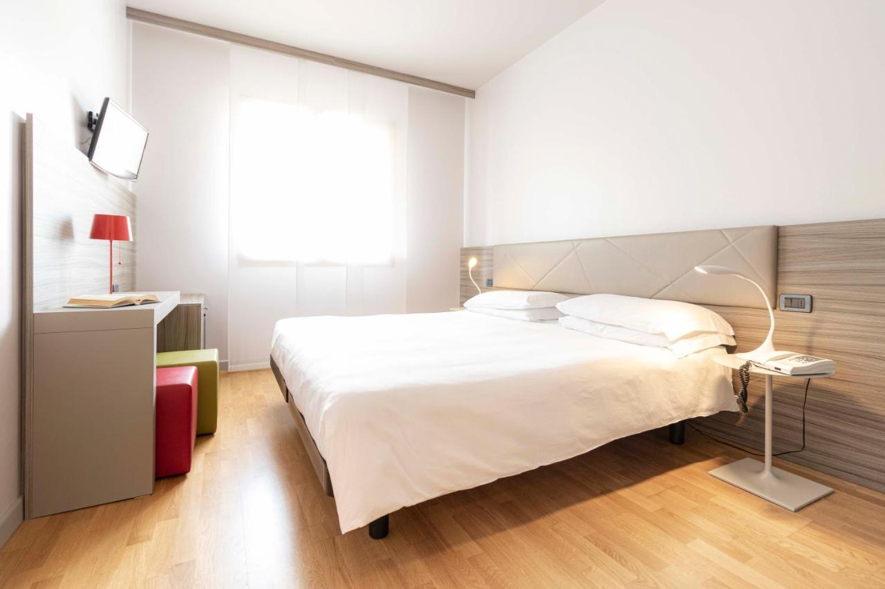 Hotel La Primula San Quirino エクステリア 写真